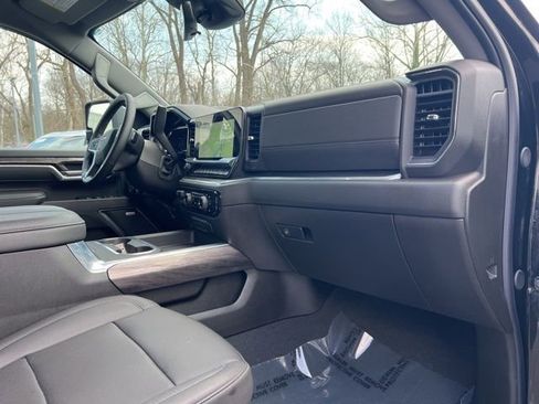 Used 2025 Chevrolet Silverado 2500 LTZ w/ LTZ Premium Package image 29