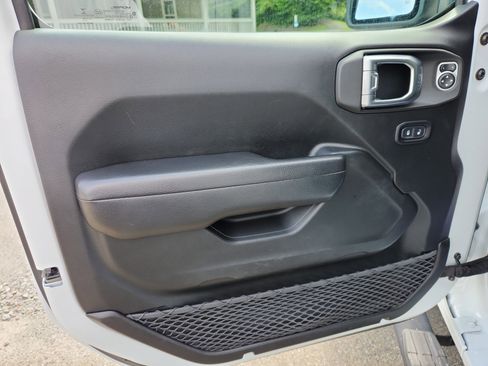 Used 2019 Jeep Wrangler Unlimited Sport S image 22