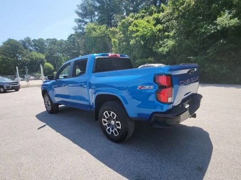Used 2024 Chevrolet Colorado Z71 w/ Z71 Convenience Package 2 image 3