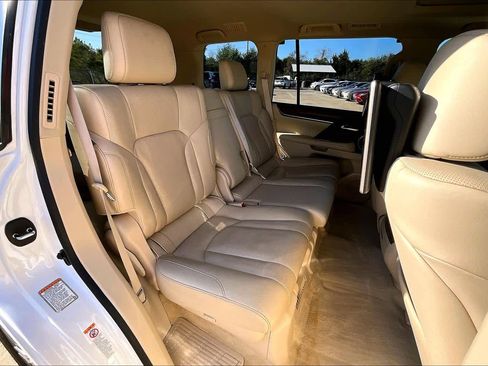 Used 2017 Lexus LX 570 4WD image 19