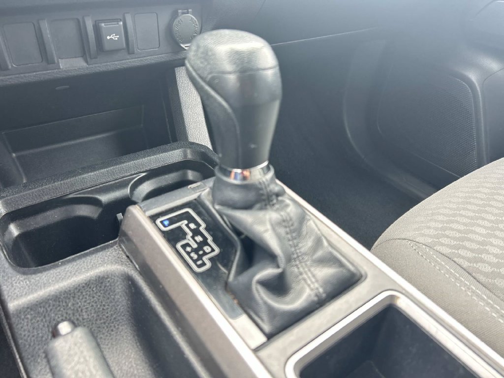 Used 2020 Toyota Tacoma SR5 RWD image 21