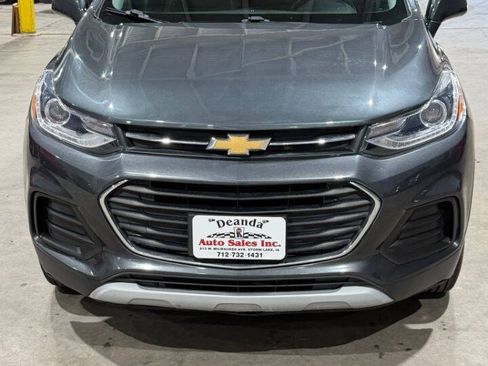 Used 2019 Chevrolet Trax LT w/ LT Convenience Package AWD/4WD image 12