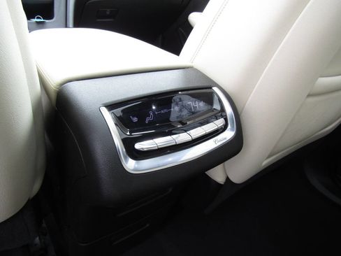 Used 2020 Cadillac XT6 Sport image 25