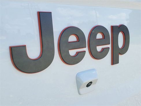 Used 2022 Jeep Gladiator Mojave image 6