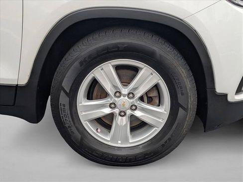 Used 2017 Chevrolet Trax LT w/ LT Convenience Package FWD image 22