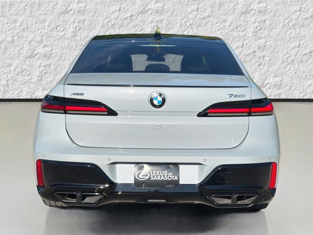 Used 2024 BMW 760i xDrive w/ Premium Package 2 AWD/4WD image 4