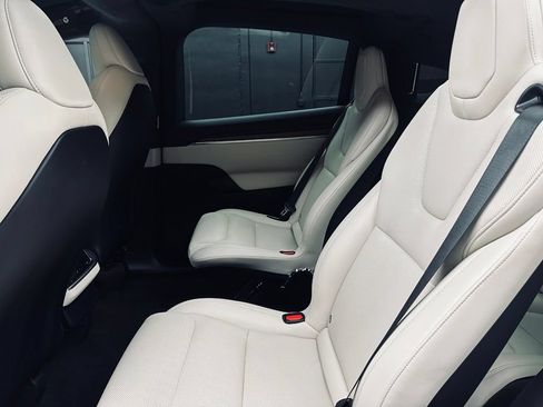 Used 2023 Tesla Model X AWD/4WD image 25