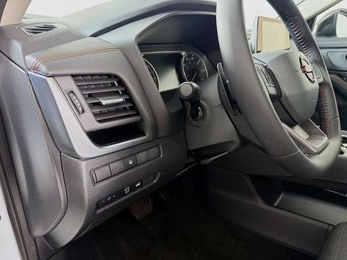 Certified 2025 Nissan Rogue SV AWD/4WD image 8