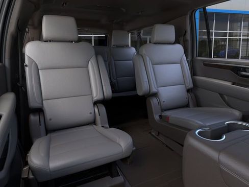 New 2026 Chevrolet Suburban Z71 w/ Z71 Off-Road Package AWD/4WD image 17