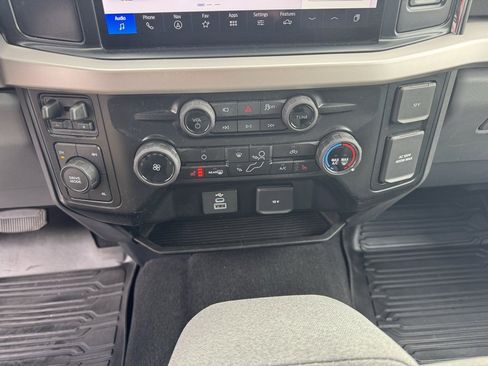 Used 2025 Ford F250 XLT w/ Black Appearance Package image 12