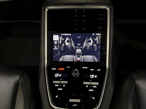Used 2017 Porsche Panamera 4S image 20