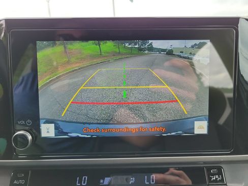 Used 2026 Toyota Camry SE FWD image 15