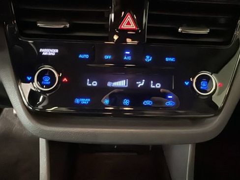 Used 2022 Hyundai Ioniq SEL FWD image 22
