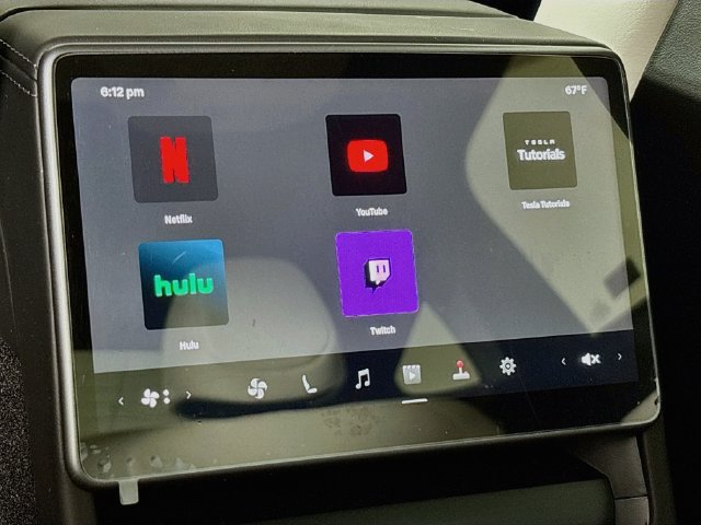 Used 2026 Tesla Model Y Long Range AWD/4WD image 23