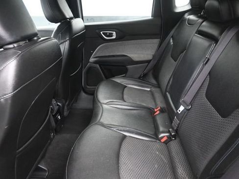 Used 2023 Jeep Compass Latitude AWD/4WD image 19