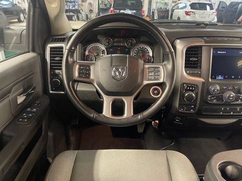 Used 2022 RAM 1500 Classic SLT w/ Electronics Convenience Group AWD/4WD image 17