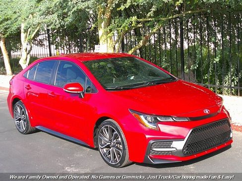 Used 2021 Toyota Corolla SE w/ Carpet Mat Package (TMS) image 1