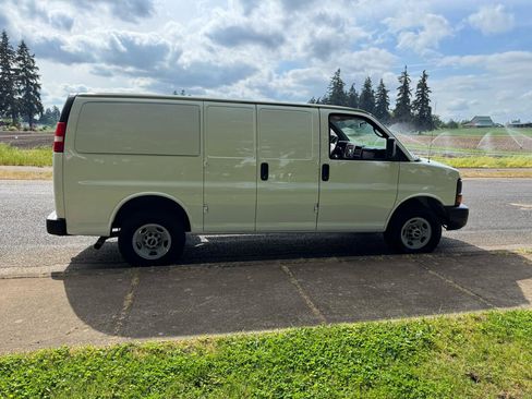 Used 2009 GMC Savana 3500 RWD image 6
