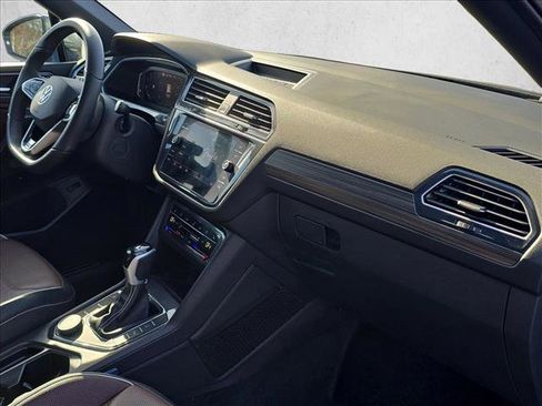 Used 2024 Volkswagen Tiguan SEL R-Line image 23