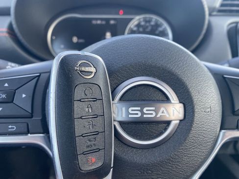 Used 2024 Nissan Versa SR image 36