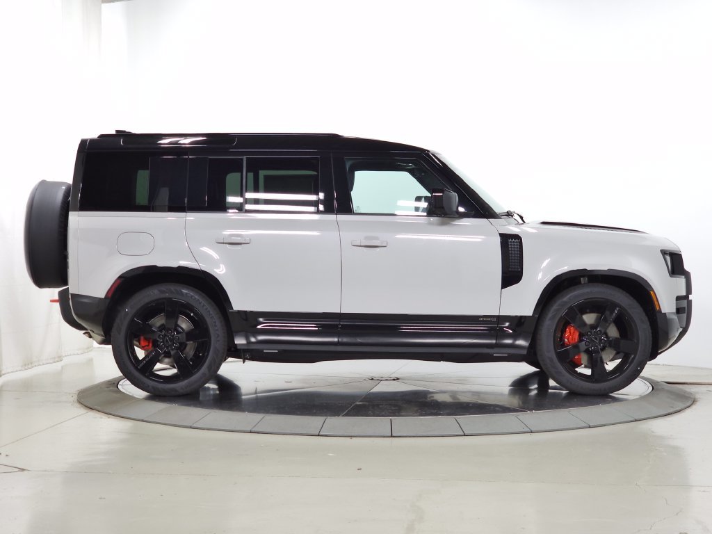 Used 2026 Land Rover Defender 110 X AWD/4WD image 6