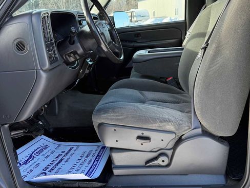 Used 2004 Chevrolet Silverado 2500 LS image 7