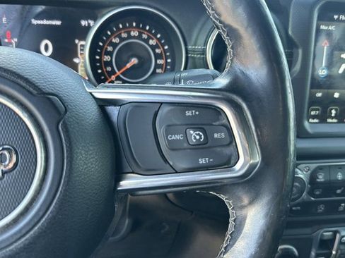 Used 2019 Jeep Wrangler Unlimited Sahara AWD/4WD image 29