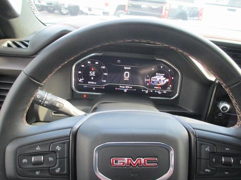 Certified 2025 GMC Sierra 2500 AT4 image 32