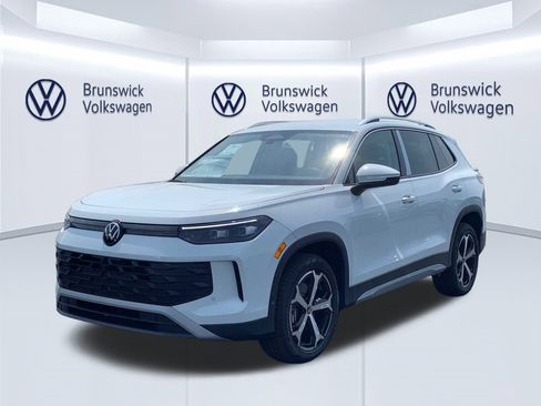 New 2026 Volkswagen Tiguan SE image 1