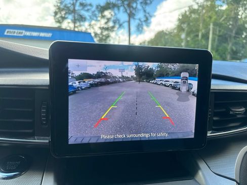Used 2022 Ford Explorer XLT w/ Equipment Group 202A AWD/4WD image 28