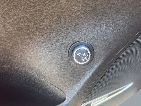 Used 2023 Buick Envision Avenir AWD/4WD image 32