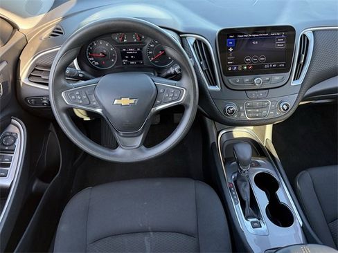 Used 2025 Chevrolet Malibu LT image 12