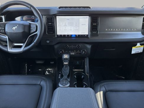 New 2025 Ford Bronco Badlands image 11