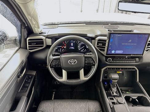 Used 2023 Toyota Tundra Limited image 16