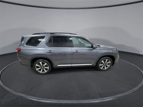 Used 2024 Honda Pilot Touring image 9
