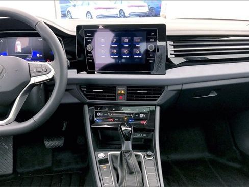 New 2026 Volkswagen Jetta SE image 8