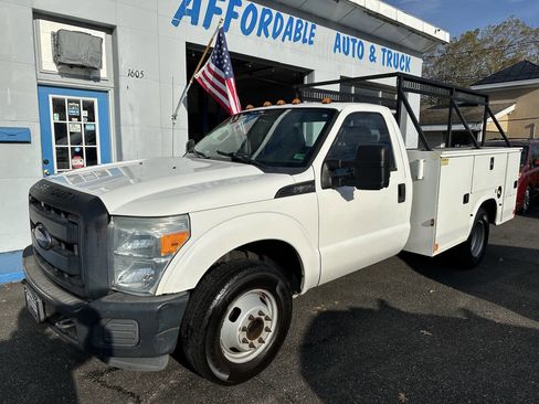 Used 2015 Ford F350 XL image 4