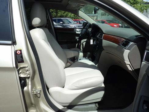 Used 2005 Chrysler Pacifica Touring image 6