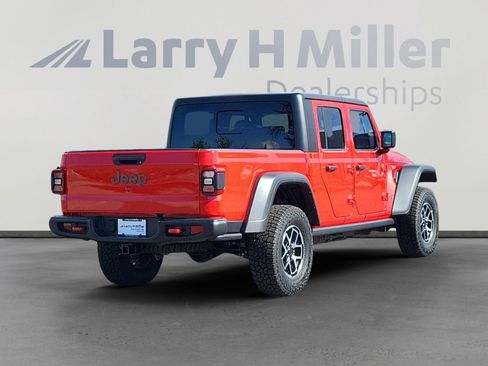 New 2025 Jeep Gladiator Rubicon w/ Convenience Group image 5