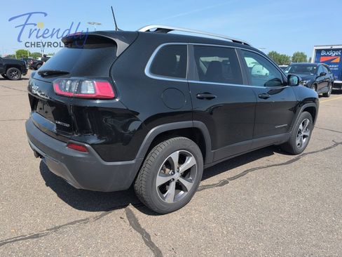 Used 2019 Jeep Cherokee Limited w/ Trailer Tow Group AWD/4WD image 3
