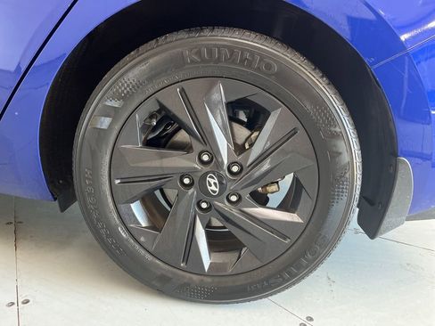 Used 2022 Hyundai Elantra SEL FWD image 15