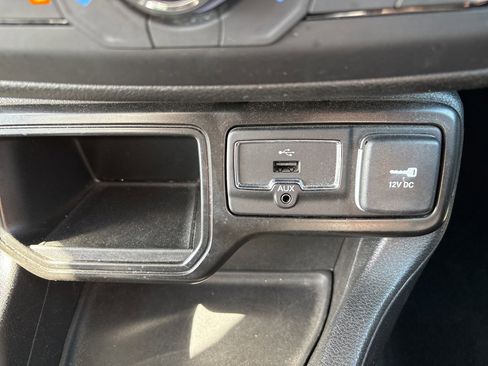 Used 2018 Jeep Renegade Latitude image 16