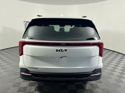 New 2027 Kia Carnival SX w/ Dark Edition Package FWD image 4