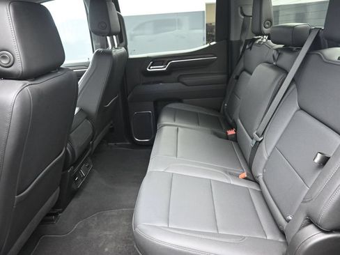 Used 2025 GMC Sierra 1500 SLT AWD/4WD image 21