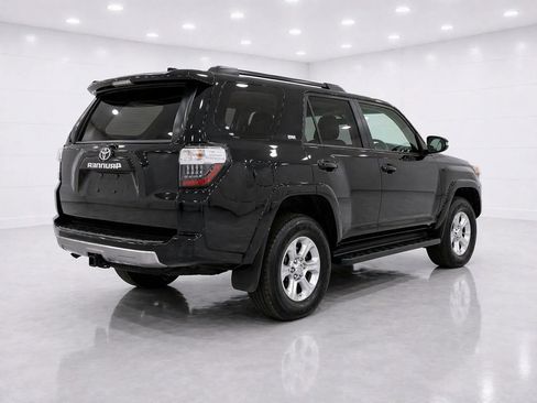 Used 2020 Toyota 4Runner SR5 AWD/4WD image 6