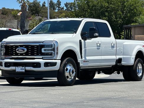 New 2026 Ford F350 Platinum w/ FX4 Off-Road Package AWD/4WD image 7