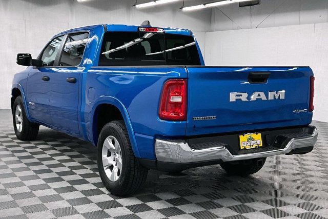 Used 2025 RAM 1500 Big Horn AWD/4WD image 2