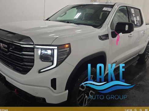 Used 2022 GMC Sierra 1500 AT4 w/ AT4 Premium Package image 1