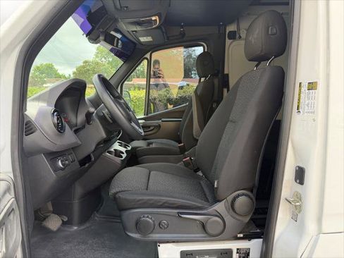 Used 2021 Mercedes-Benz Sprinter 2500 image 22