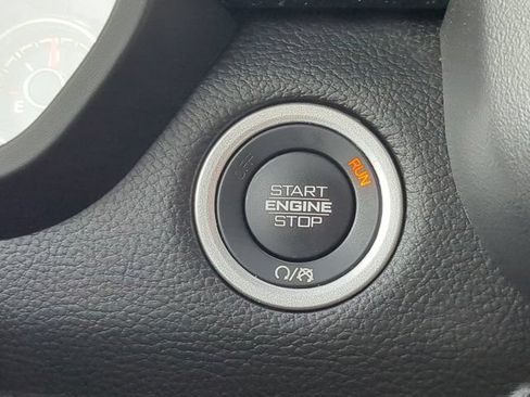 Used 2025 RAM 1500 Laramie AWD/4WD image 27